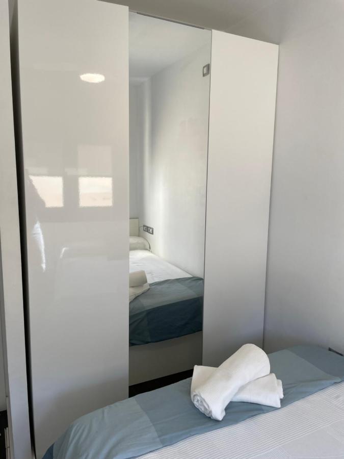 Moderno Apartamento Con Plaza De Garaje En Pleno Centro De Almería Eksteriør billede
