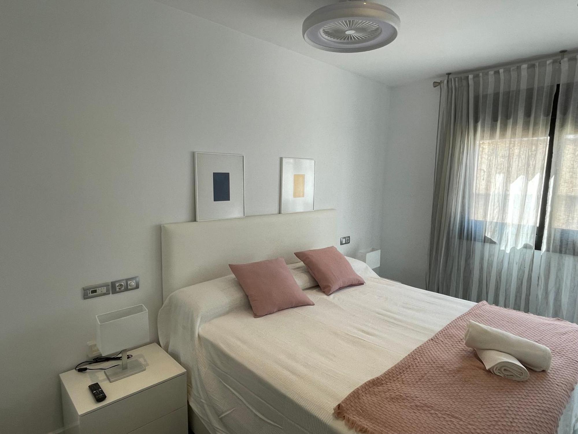 Moderno Apartamento Con Plaza De Garaje En Pleno Centro De Almería Eksteriør billede
