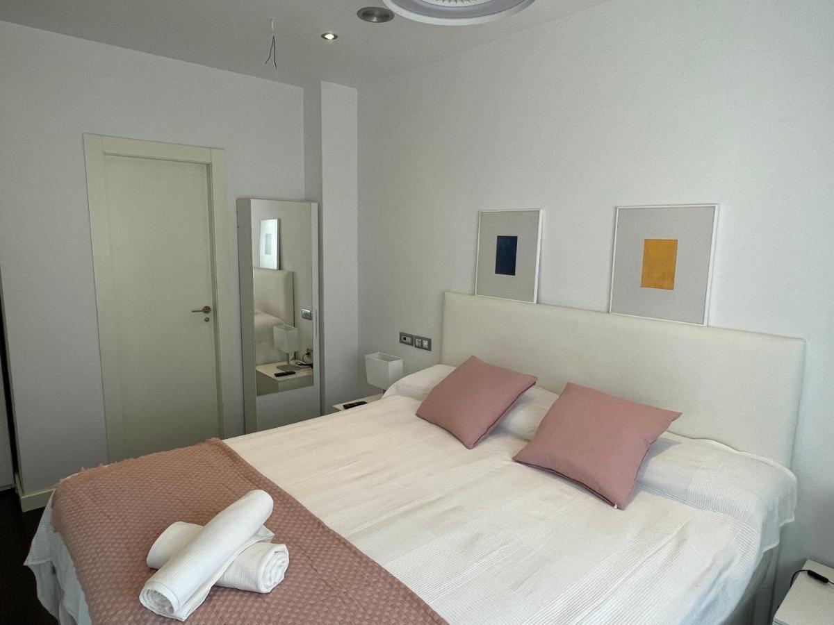 Moderno Apartamento Con Plaza De Garaje En Pleno Centro De Almería Eksteriør billede